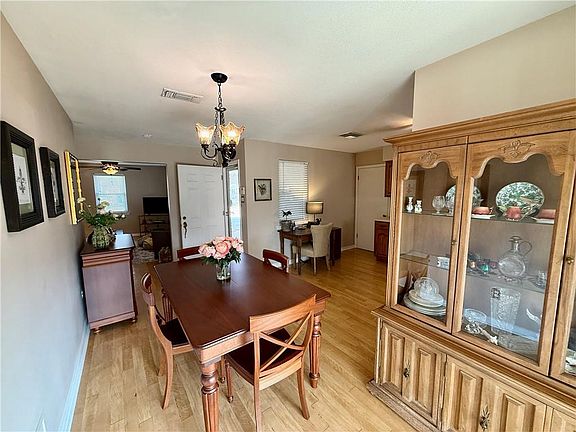 5th image of 1136 Generes Dr