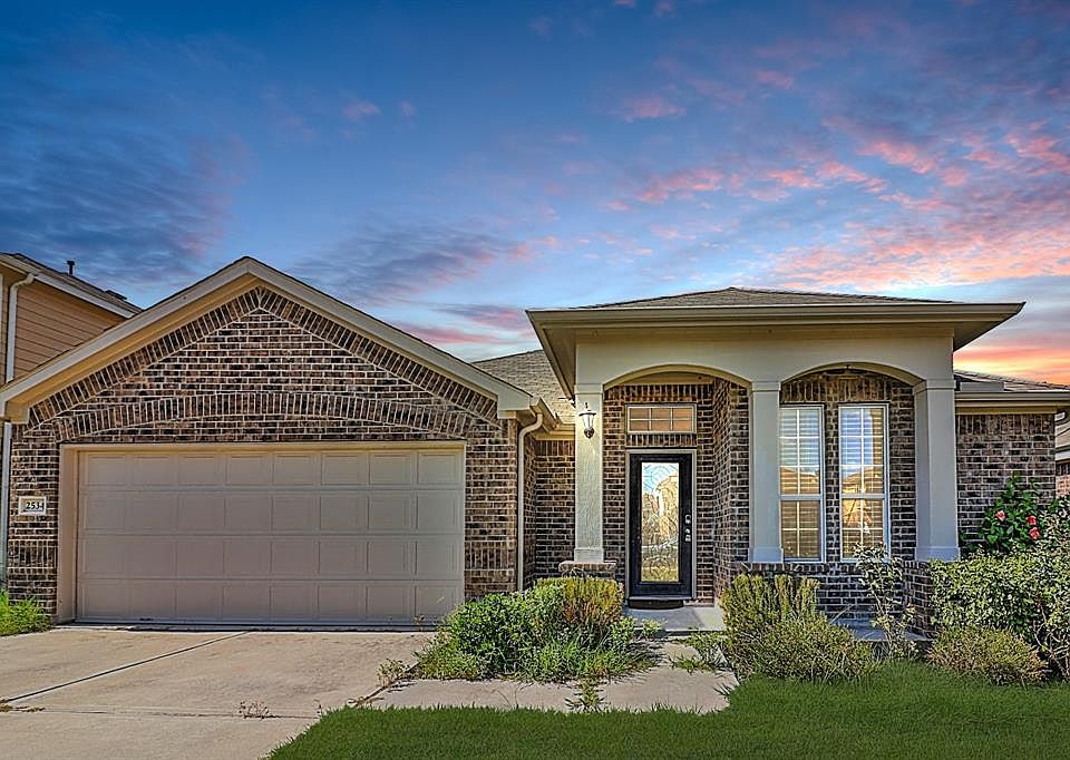 1st image of 2534 Riverway Dr