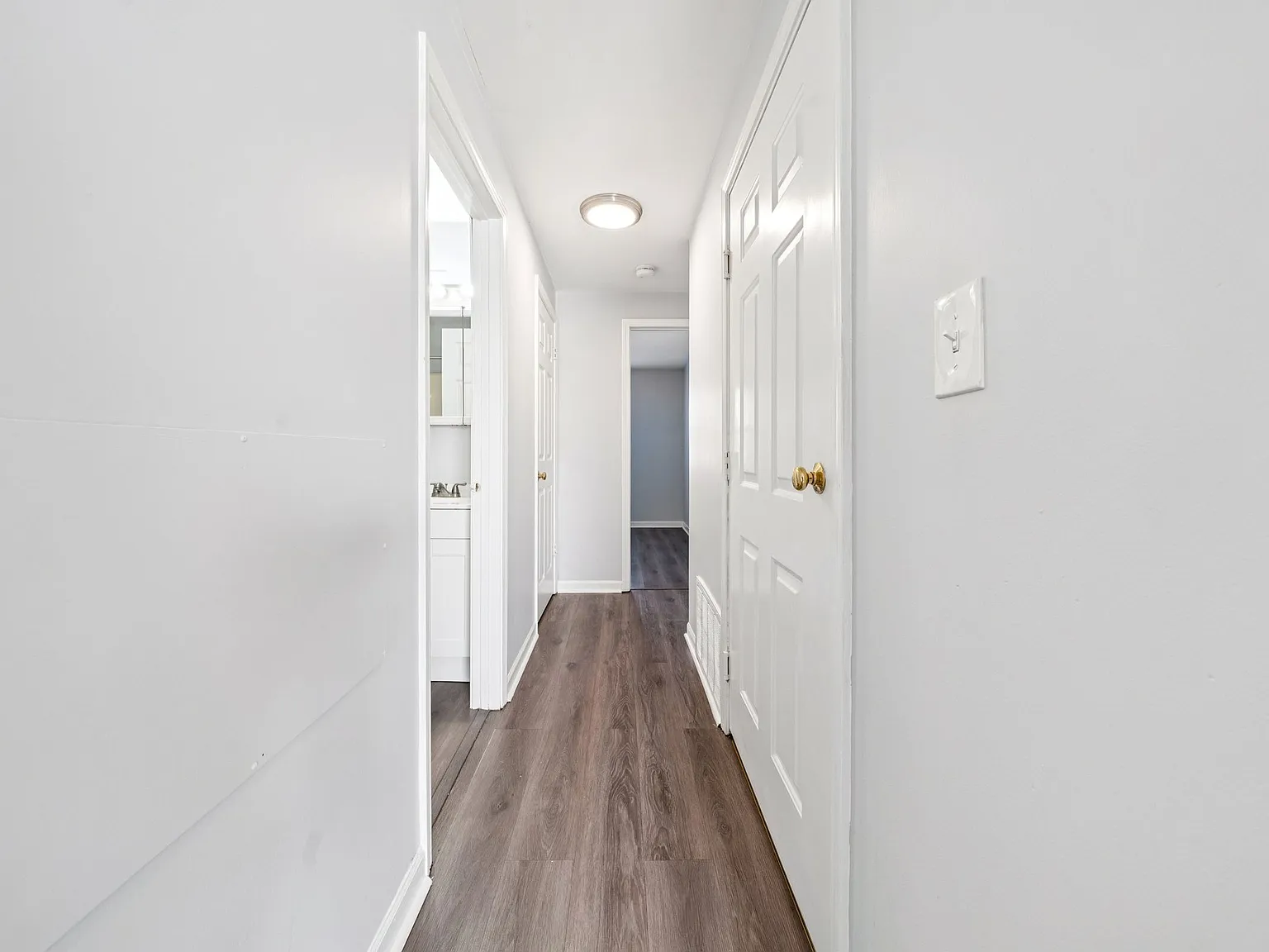 Manhattan Square Apartments — Photo 4