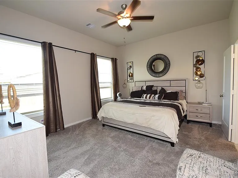 917 Crystal Bend Ln — Photo 12