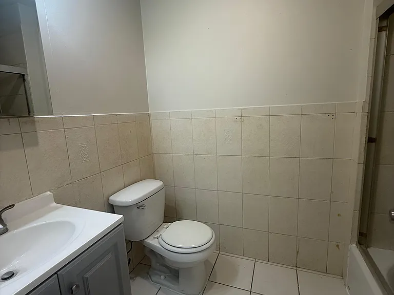 285 S 6th St #1F — Photo 8