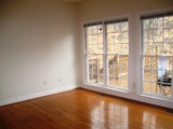 5th image of 312B Oleander Dr