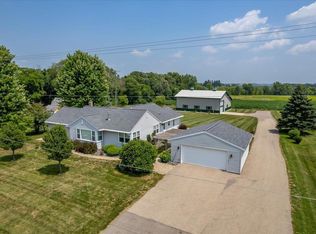 7752 Clinton Rd, Deforest, WI 53532