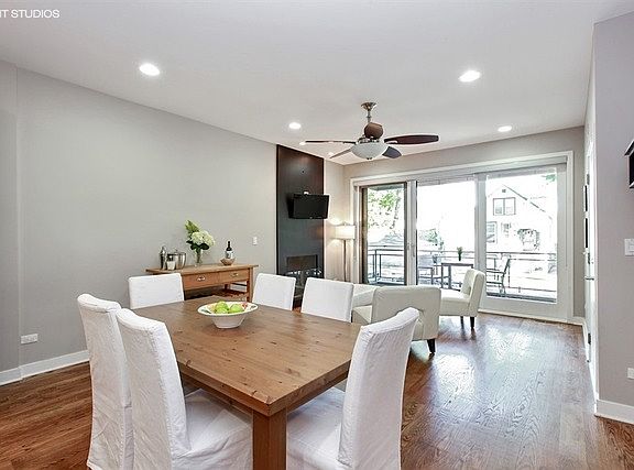 3rd image of 2116 W Barry Ave #1