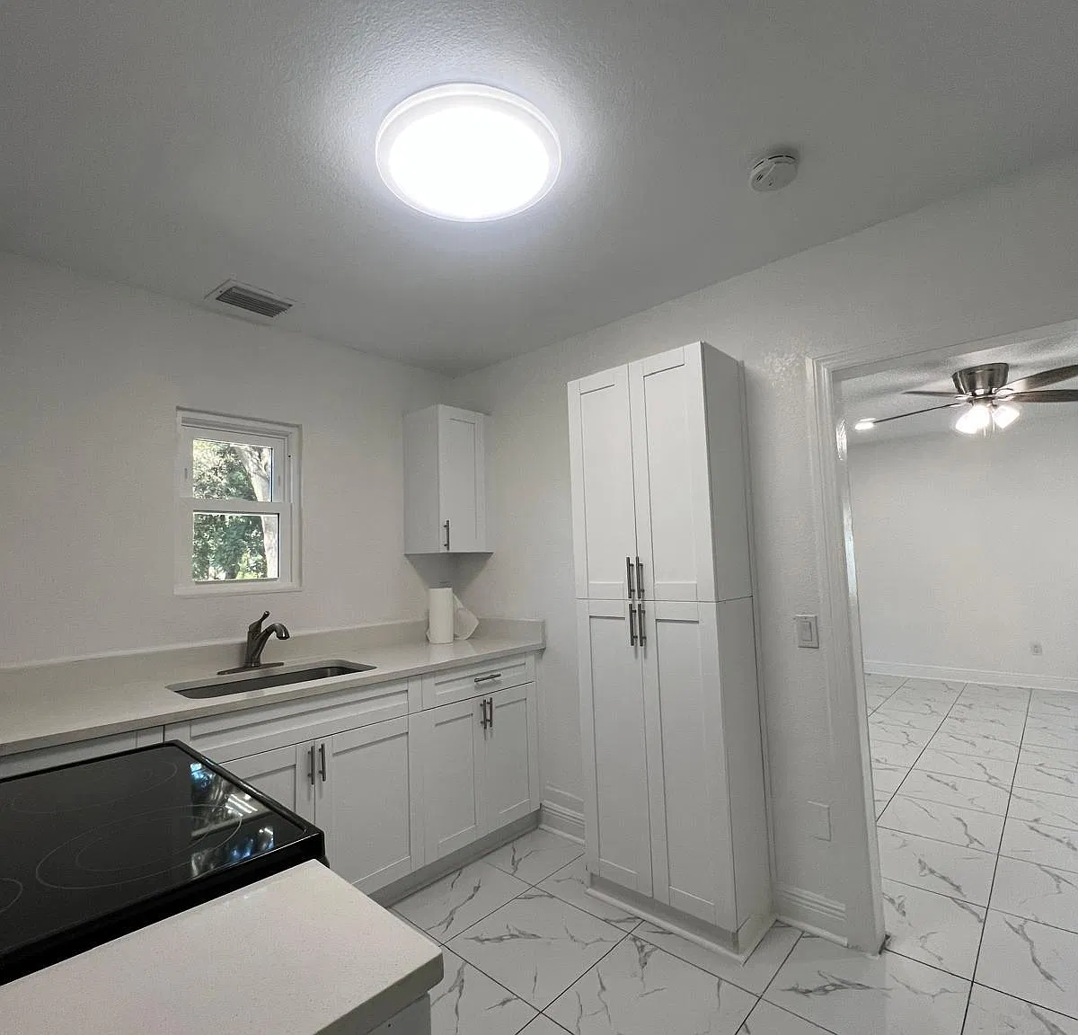 2 bed, 1.5 bath, 1000 sqft, $1,925 — Photo 4