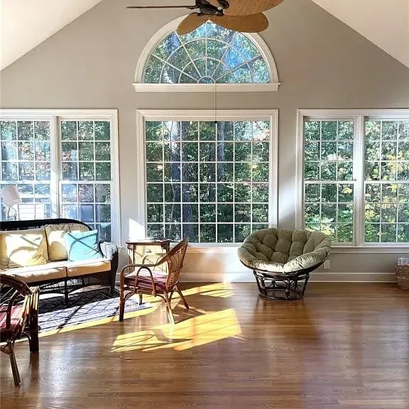 2438 Kings Arms Dr — Photo 25