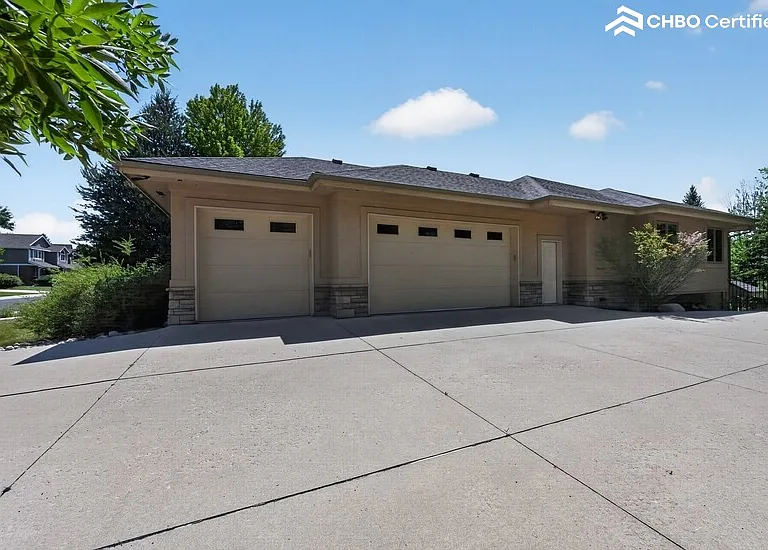 1001 Belvedere Ct — Photo 7