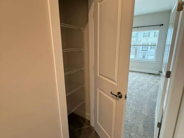 704 Peony Ln — Photo 18