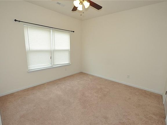 5th image of 4139 Williamson St