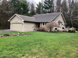 1134 N Hillside Dr, Ludington, MI 49431