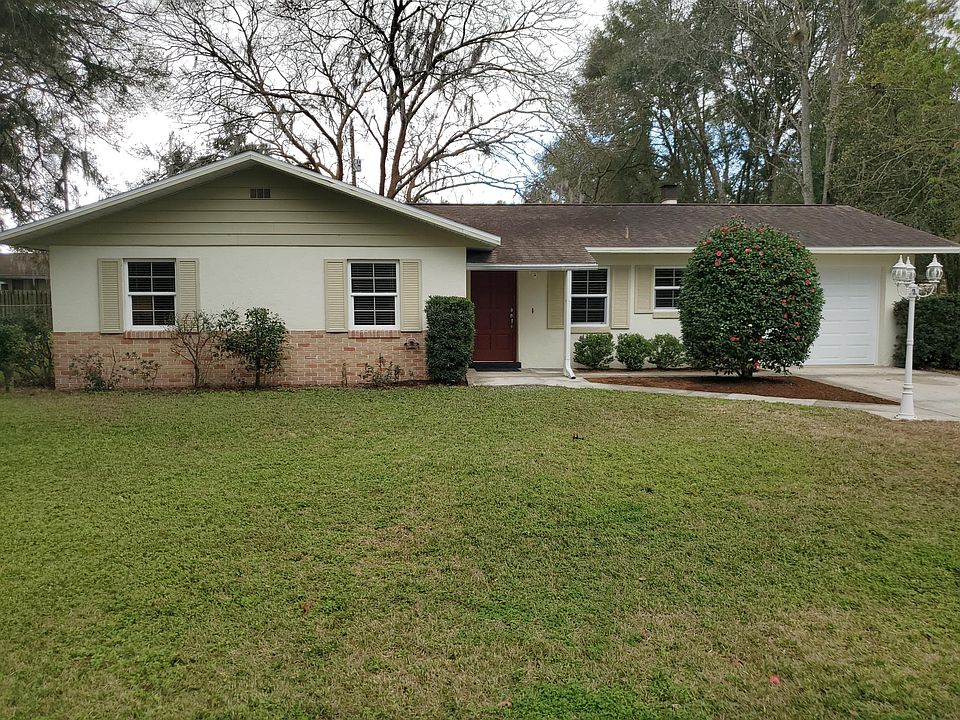 1st image of 5760 NE 4th Pl