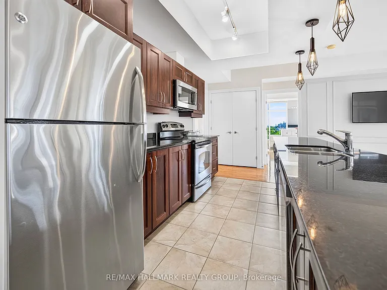 245 Kent St #909 — Photo 15