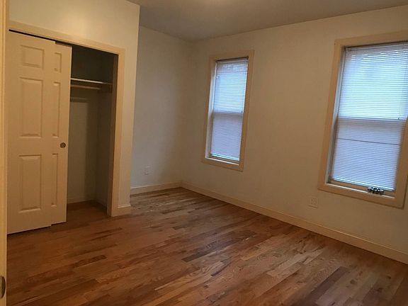 4th image of 3216 Barker Ave