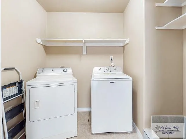 6045 Danubio Ct — Photo 17