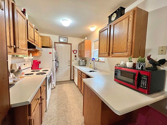 2nd image of 1574-1576 Crescent Dr