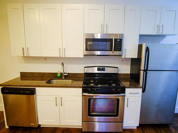 2nd image of 12 Pinehurst Ave APT 4I