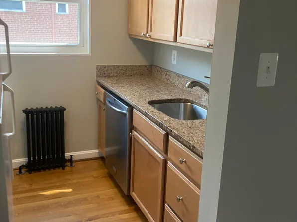 4012 Hallman St APT 3, Fairfax, VA 22030