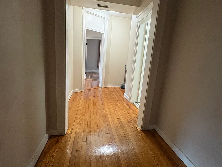 49 Austin St #25 — Photo 7