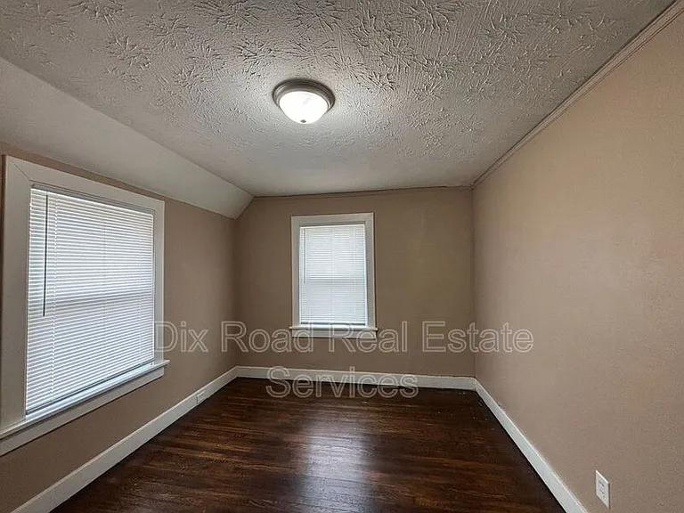 426 Otterbein Ave — Photo 18