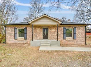 408 S Pawnee Dr, Springfield, TN 37172