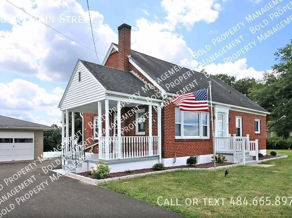 303 W Main St, Fredericksburg, PA 17026