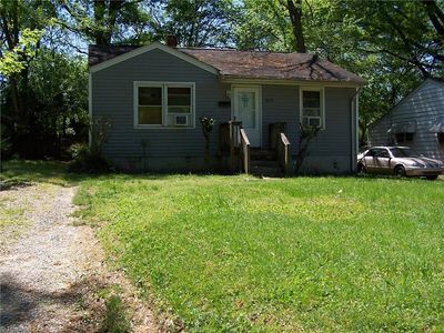 913 Barringer St, Greensboro, NC, 27403