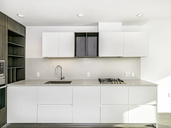 6000 McKay Ave #22XX, Burnaby, BC V5H 0K2