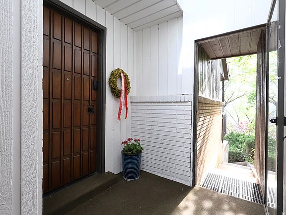 3rd image of 2753 N Edgewood Dr E