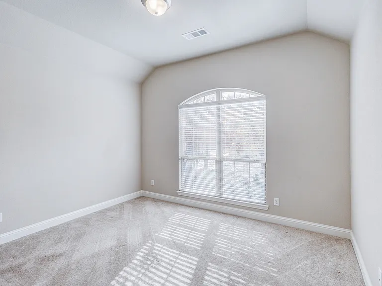 15609 Canyon Rdg — Photo 22