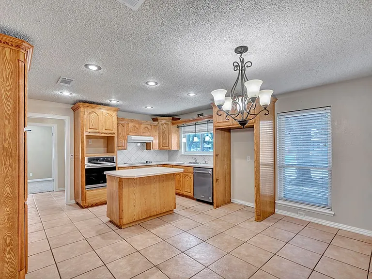 4202 Merrill Dr — Photo 4