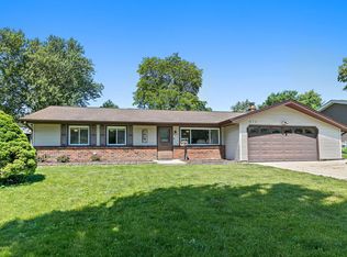 616 Clover Ln, Schaumburg, IL 60193