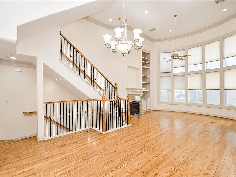 1515 Hyde Park Blvd #39 — Photo 1
