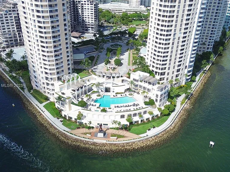 848 Brickell Key Dr #306 — Photo 40