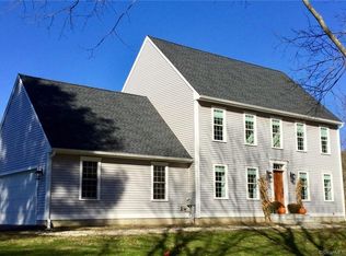 2 Hunters Rdg, Columbia, CT 06237