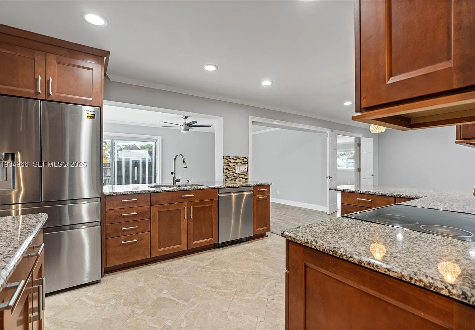 3 bed, 2.0 bath, 1907 sqft, $3,500 — Photo 3