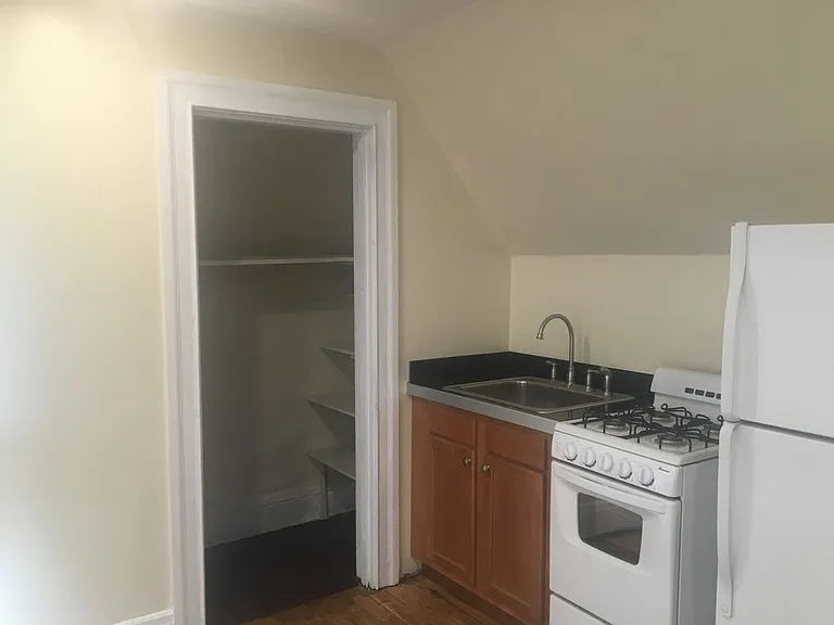 721 Chislett St — Photo 20