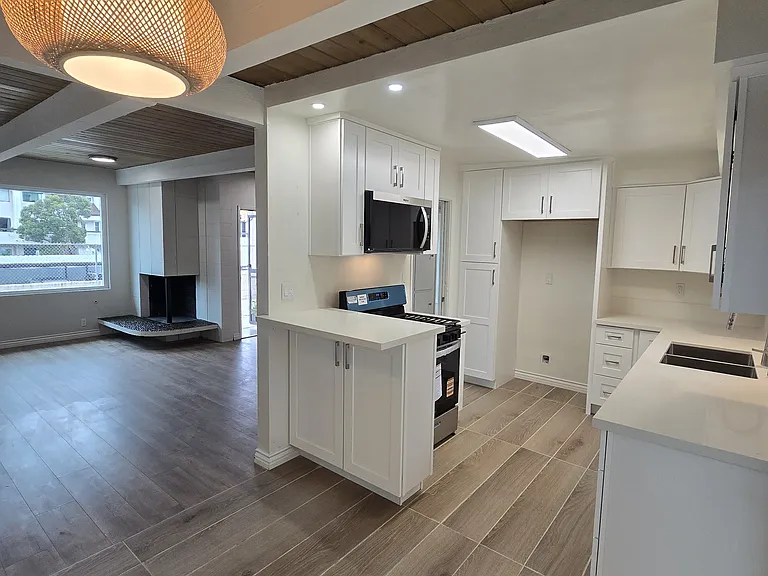 2688 Lake Ave #2690.5 — Photo 13