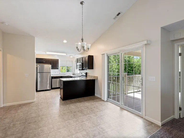 Auburn Creek Apartment Homes — Photo 5