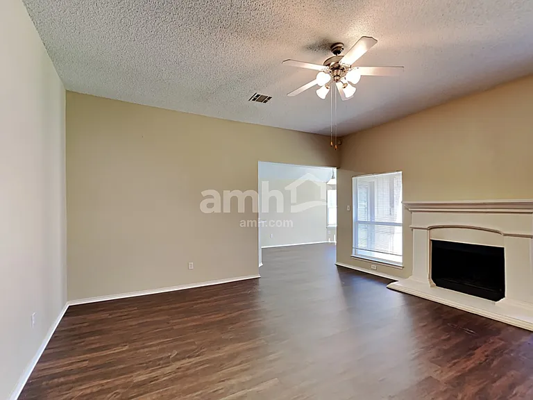 904 Crowder Dr — Photo 7