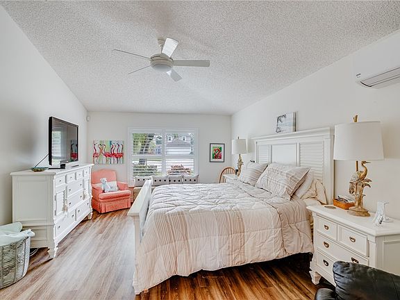 5th image of 5130 Windjammer Ln