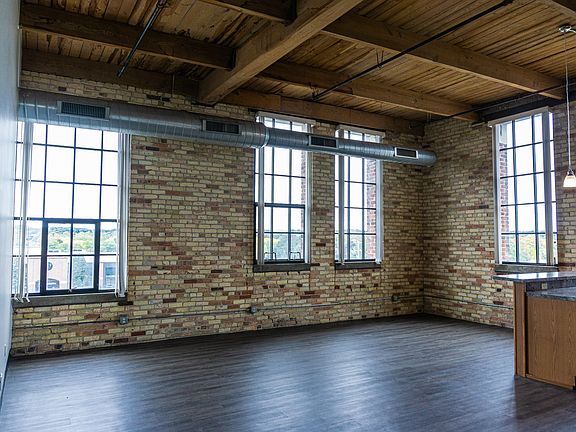 4th image of 555 7th St NW #116A