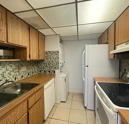 3rd image of 10204 Twin Lakes Dr #14-H