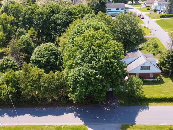 55 Crescent Avenue, Amsterdam, NY 12010