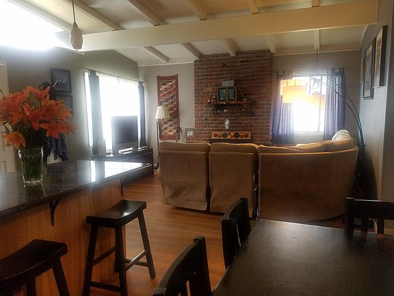 4th image of 2135 Dartmouth Dr