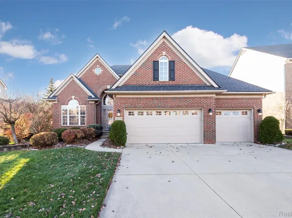 49776 Parkside Dr, Northville, MI 48168