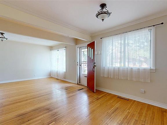 3rd image of 2255 QUEEN STREET