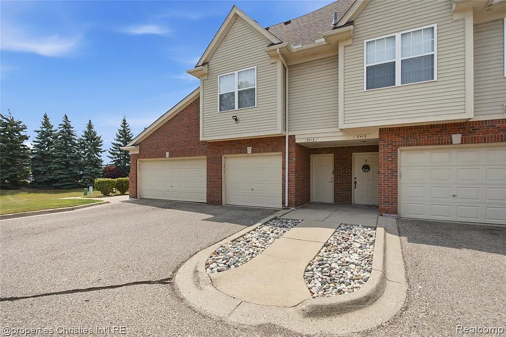 2 bed, 2.0 bath, 1482 sqft, $2,150 — Photo 2