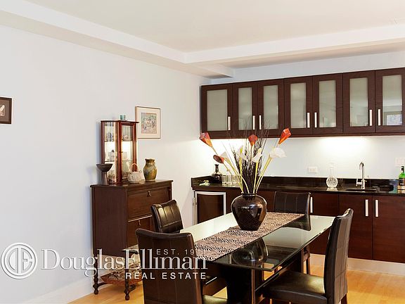3rd image of 212 E 95th St APT 3B