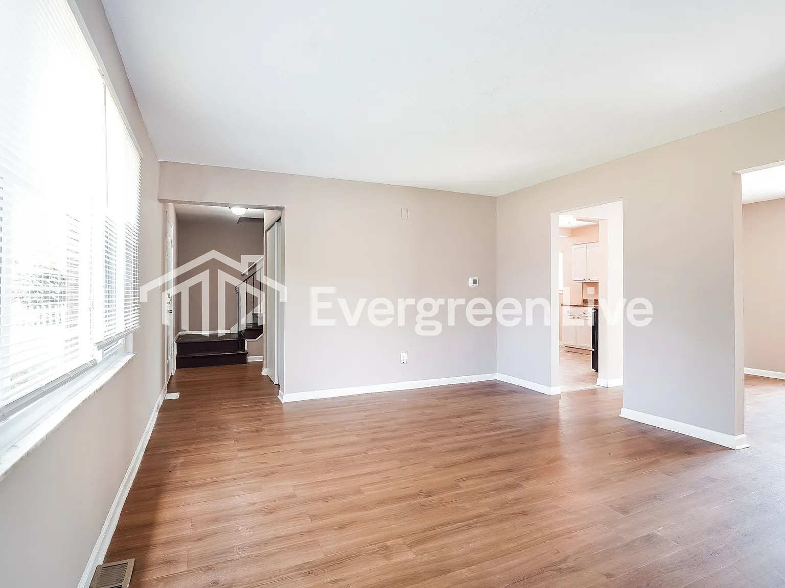 4 bed, 1.5 bath, 1872 sqft, $1,845 — Photo 3
