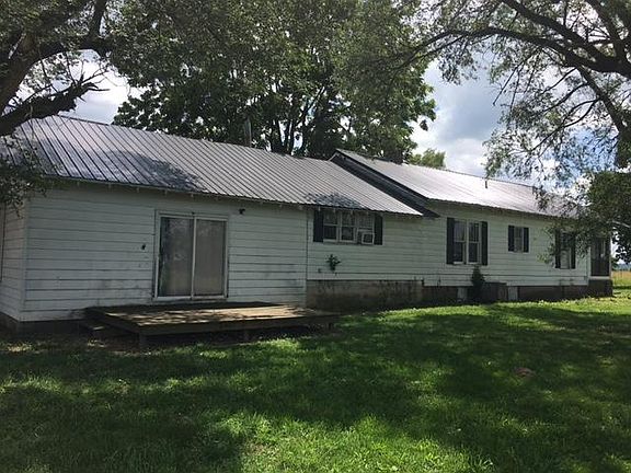 4th image of 2368 N Red Hill Dr